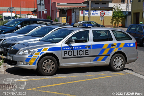 PČR - Dopravní inspektorát Pardubice - Škoda Octavia II Combi