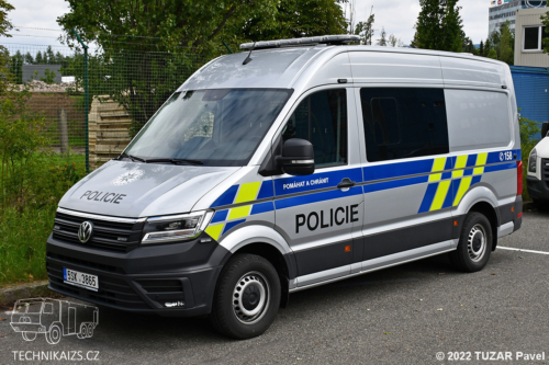 PČR - Odbor cizinecké policie - Eskortní vozidlo Volkswagen Crafter