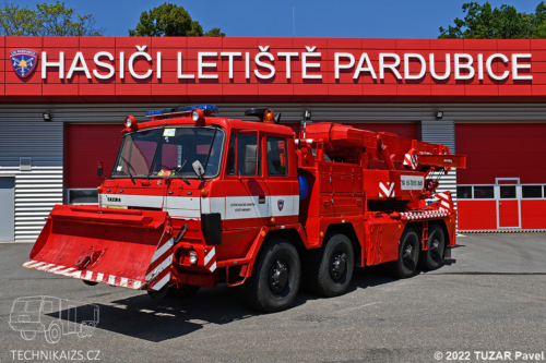Vyprošťovací automobil - Vojenská hasičská jednotka letiště Pardubice - Tatra 815