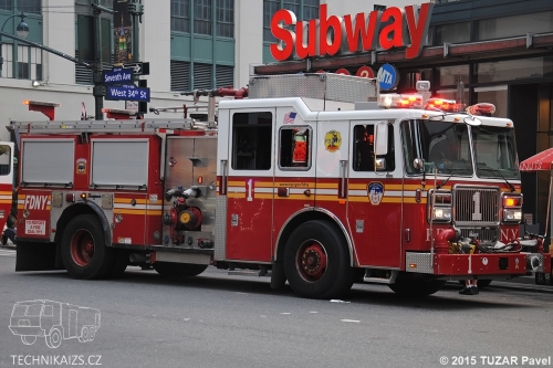 FDNY Engine 001 - Seagrave Marauder II - New York